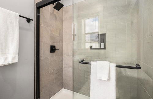 Remodeled Washer Dryer Mins to Beach & Downtown - Foto 27