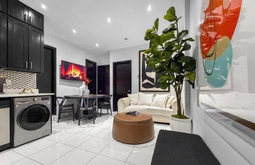 Superb 4-bedroom apartment 1 block from Central Park in vibrant New York City - Photo 12