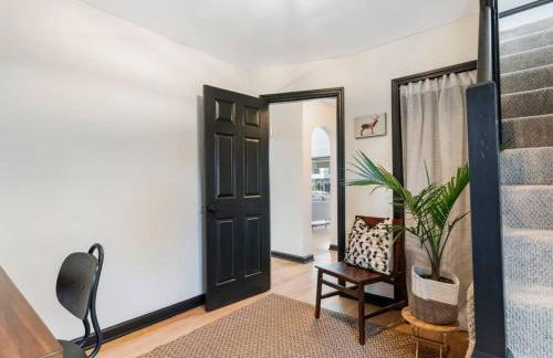 Picture Perfect Bungalow in the heart of DT Vancouver - Foto 13