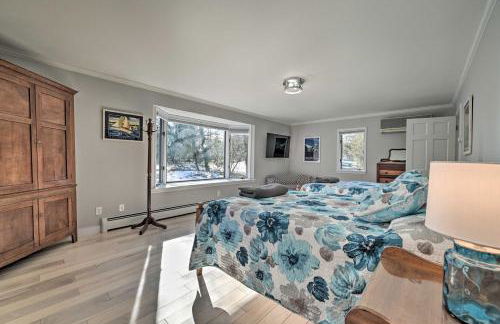 2 Living Areas, Tennis! Waterfront Suttons Bay Gem - Foto 26