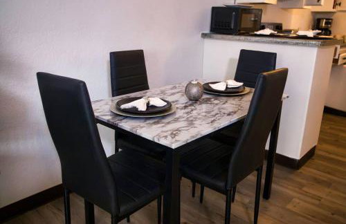 Chic & Cozy 2 bedroom - 1 bathroom - RATED BEST - Foto 13