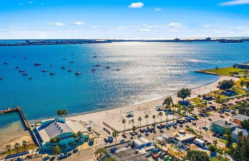 Quaint Gulfport Beach Bungalow - Foto 16