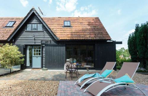 Luxury New Forest Barn, ideal for couples - Photo 2