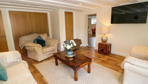 Plas Eithin - Photo 2