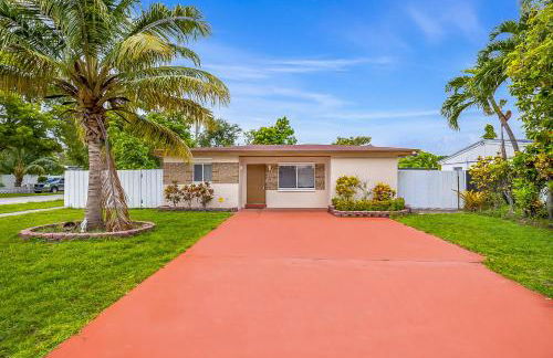 Casa Neisy Florida 10 minutes from Hollywood Beach and Hard Rock Hotel & Casino Hollywood - Foto 1