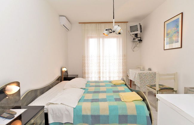 Apartment Josip 828 - Photo 2