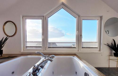 Große Penthouse Ferienwohnung mit Meerblick, Sonnenterrasse & Luxusbad von "Momentic" - Foto 25