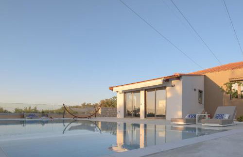 MaYa Villa, Heated Pool Estate near Rethymno and all amenities! - Foto 48