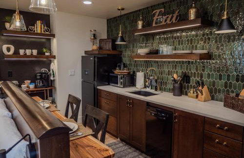 Downtown Boise Sunset Ave Romantic Private Suite - Photo 47