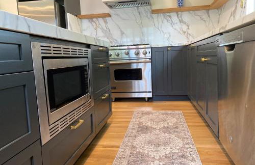 Guest house with private entry and large pool - Foto 12