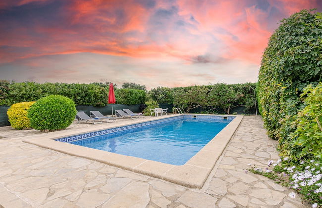 Peaceful Villa in Serene Retreat - Photo 20