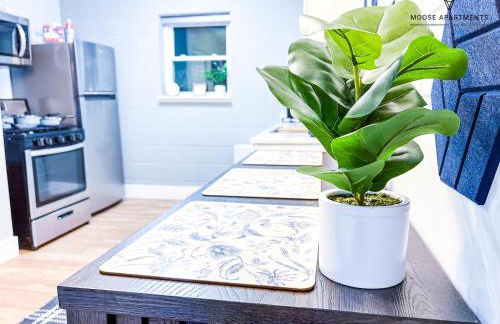 The Moose #8 - Modern Luxe Loft with King Bed & Free Parking & Wifi - Foto 18