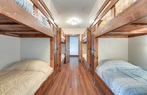 Luxe Table Rock Lake Vacation Rental with Hot Tub! - Foto 29