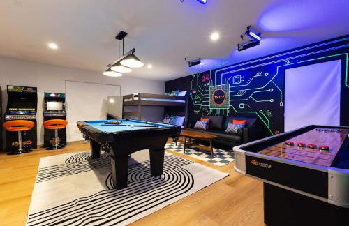 6BDRM Amazing Game RoomHeated Pool3KING4QUEEN - Photo 34