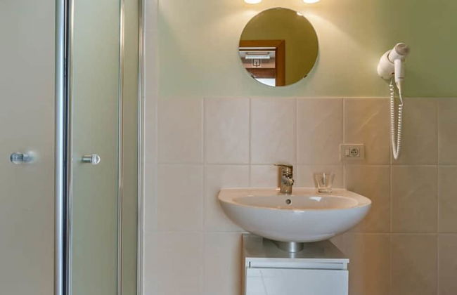 Lovely Andr Farm in the Greenery of Kortrijk - Photo 39