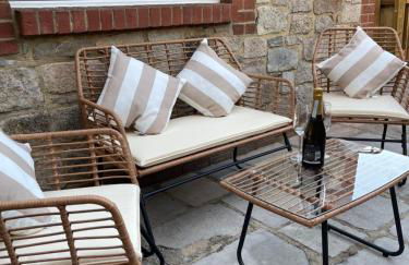 The Lodge Hideaway in Cowes - Photo 13