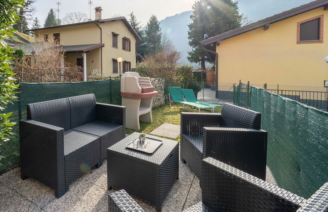 Scarlet Apartment with Garden - Photo 26