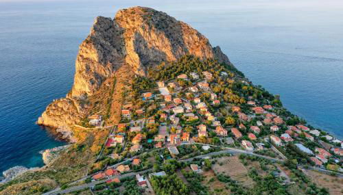 Villa del Golfo Urio with swimming pool shared by the two apartments it is essential to have a car - Foto 4