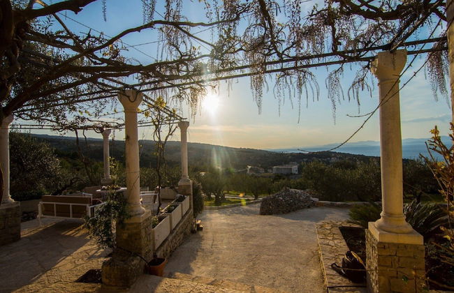 Villa Roza - One Bedroom With Swimming Pool - Photo 37