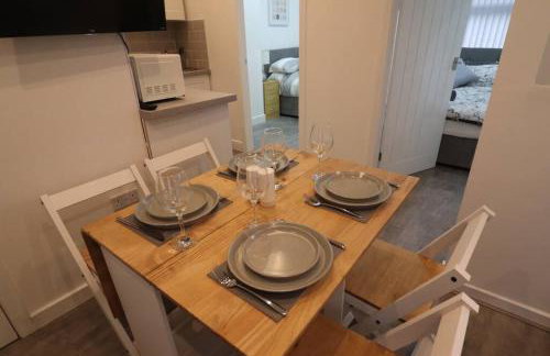 Cosy two bedroom first floor apartment - Photo 6