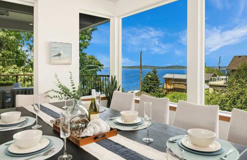 Luxury 6 BR Mansion w Water Views & Walk to Beach - Foto 16