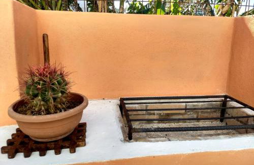 2-Bedroom Blue & White House with Garden and Beach - Foto 23