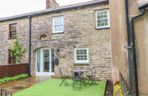 Linden Cottage - Photo 2