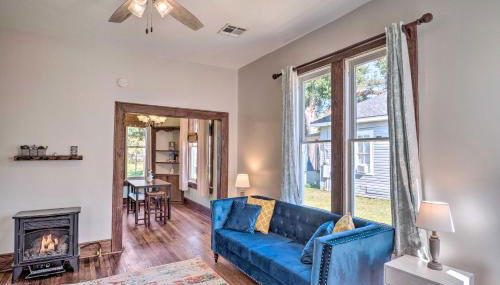 Lake Charles Cottage with Fireplace and Yard! - Foto 3