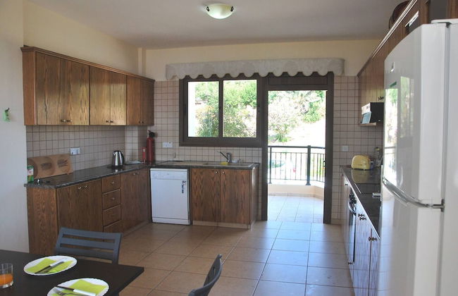 Villa Only 50m To The Sea, Sleeps 12, Polis - Foto 15