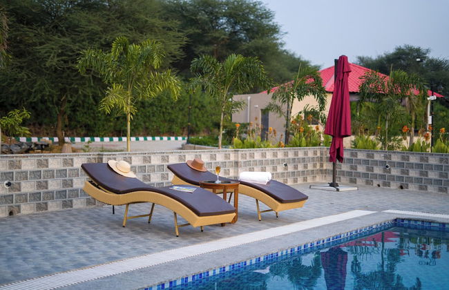 ELIVAAS 5 BHK With Pvt Pool - Zenora - Foto 65