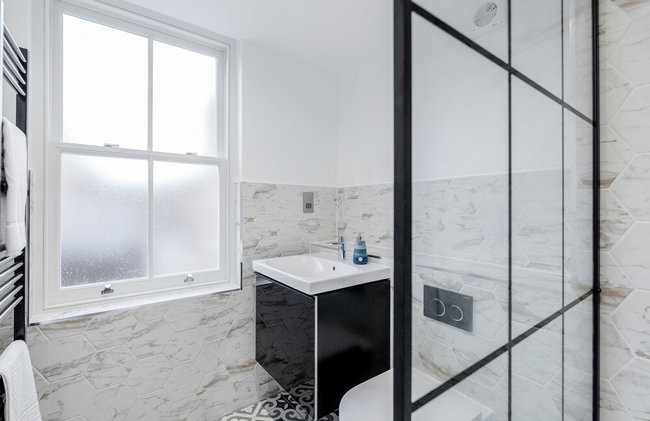 2Bed 2Bath Apartment in Liverpool Street, Steps to Brick Lane, Spitalfields & Shoreditch - Foto 49