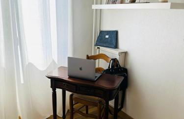 Spacieux 2 chambres 65m2 climatisé au village médiéval entre Nice et Antibes - Foto 7