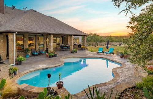 Luxury Retreat, POOL, Views, Pets OK, Sleeps 14 - Foto 2