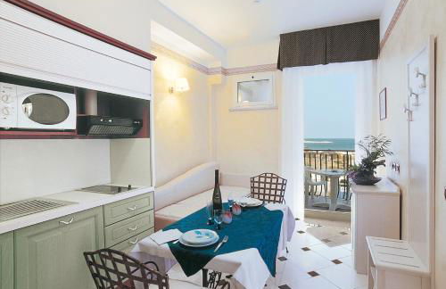 Residence Record - Photo 32