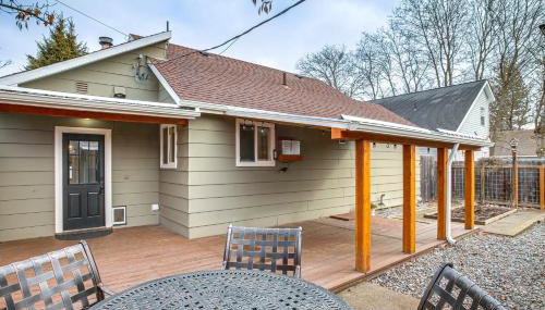 3 Mi to Coeur dAlene Lake! Cozy Mtn-Town Getaway - Foto 2