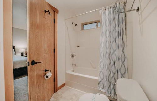 Glacier Springs Cabin 65 - Hot Tub - Wi-Fi - Foto 28