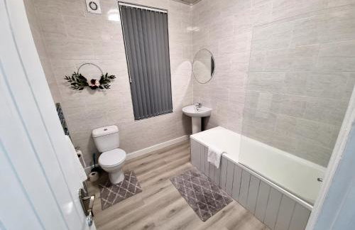 *11BR* Setup for your most amazing relaxed stay + Free Parking + Free Fast WiFi * - Foto 19