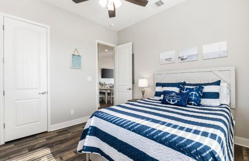 Stylish 4BR Crystal Beach Retreat Walk to Beach - Foto 28