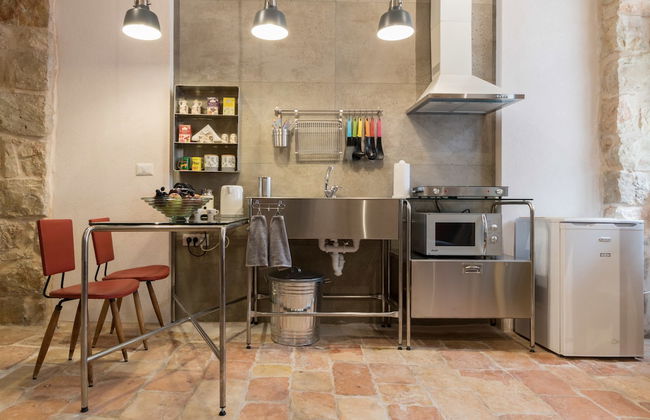 Best Location Jerusalem Stone Apartment - Photo 8