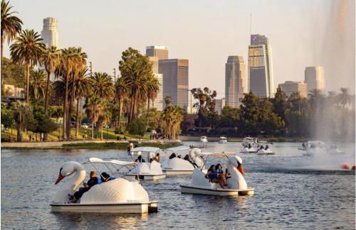 Echo Park Spacious Two-Bedroom Apartment with Private Yard and Parking - Foto 27