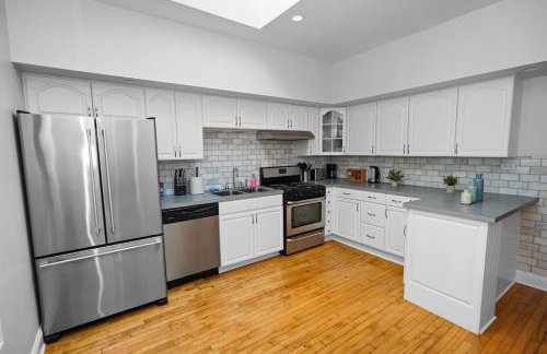 Modern 4BR Unit with Free Parking Near University of Illinois Chicago and Medical District - Foto 22