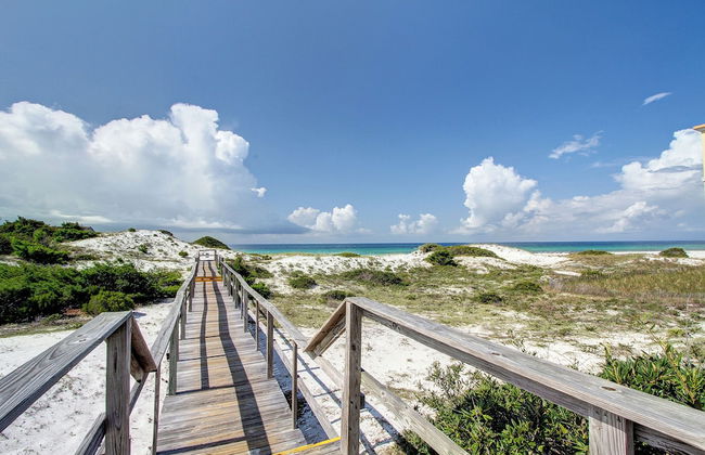 Cute Little Cottage! Perfect Getaway! 2 Pools! Sleeps 4! - Foto 27