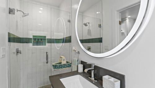 Ocean VIEWS Steps from Victoria Beach Lux Design - Foto 5