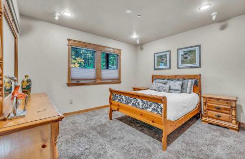 Tahoe Island Retreat Hot Tub & Game Room - Foto 23