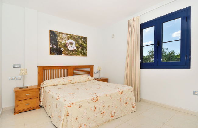 Remarkable 2-bed Apartment in Playa Blanca - Photo 2