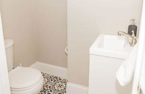 Cozy Riverfront Bungalow with Stunning Views - Foto 12