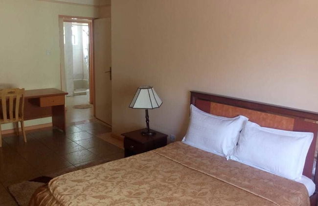 Pinnacle Court Apartments - Photo 5