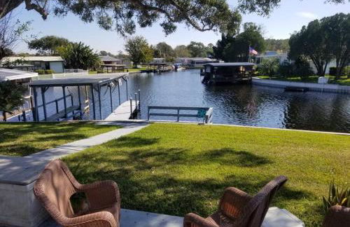 3 Bed, 2 Bath, Waterfront, Dock, Large Driveway - Foto 17