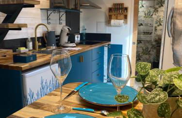 La Tiny Blue - maison insolite pour 2 - sans Tv - Foto 3