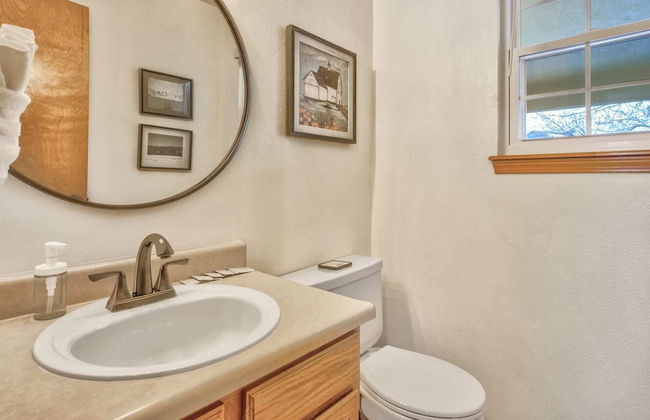 4BR Spacious & Comfortable Mid-term & Corporate Rental - Photo 36